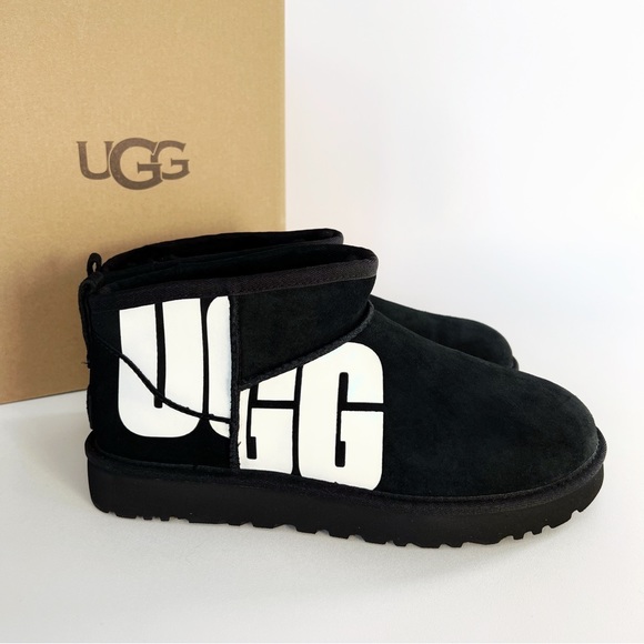 ‼️SOLD‼️UGG Classic Ultra Mini Chopd Black Boots - Picture 3 of 9